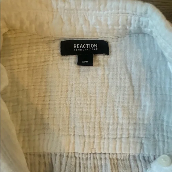 Linen Button up - Picture 3 of 3